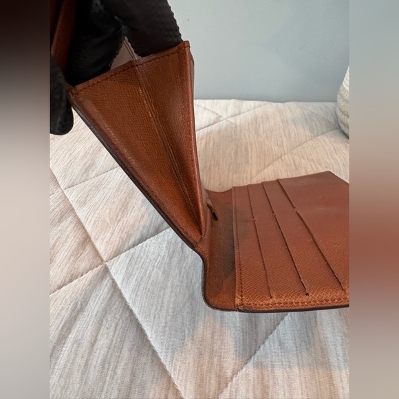 VINTAGE Louis Vuitton International Wallet - 9002 - Picture 9 of 15